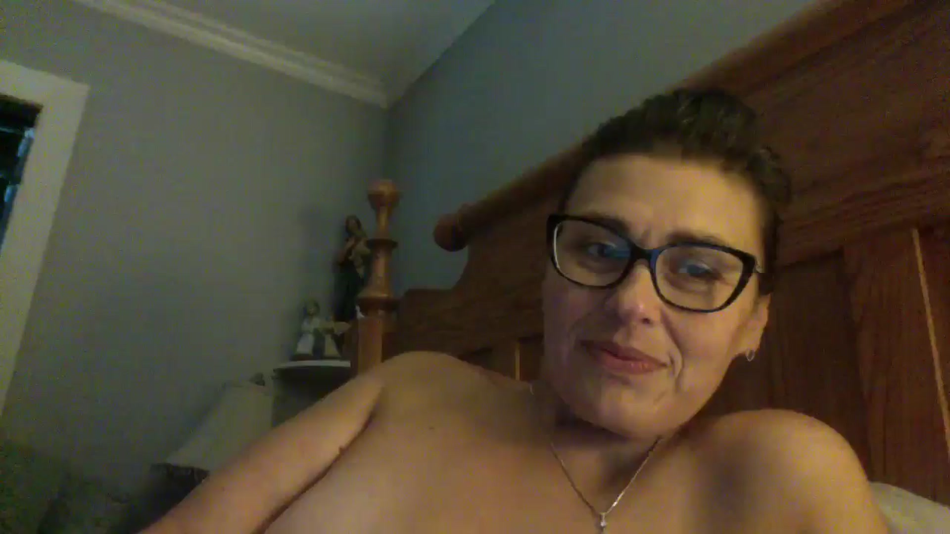 Gallery image thumbnail from MILF_Kori's myfreecams stream on, 05/13/2024, 18:43 image 5 of 20