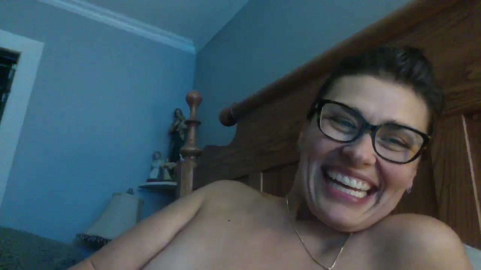 Gallery image thumbnail from MILF_Kori's myfreecams stream on, 05/13/2024, 18:43 image 7 of 20