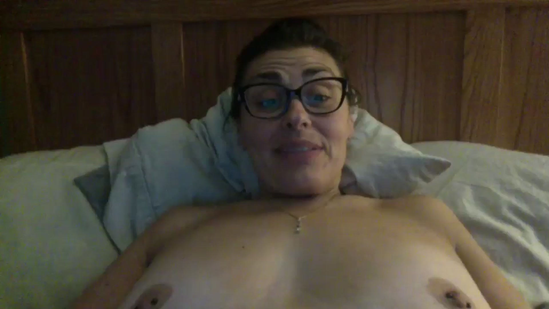 Gallery image thumbnail from MILF_Kori's myfreecams stream on, 05/13/2024, 18:43 image 17 of 20
