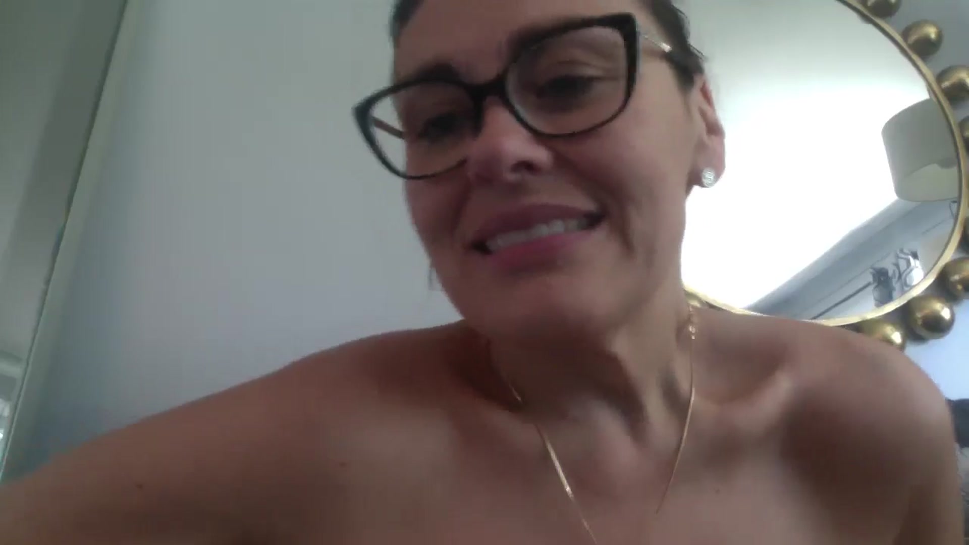 Gallery image thumbnail from MILF_Kori's myfreecams stream on, 05/27/2024, 15:44 image 7 of 20
