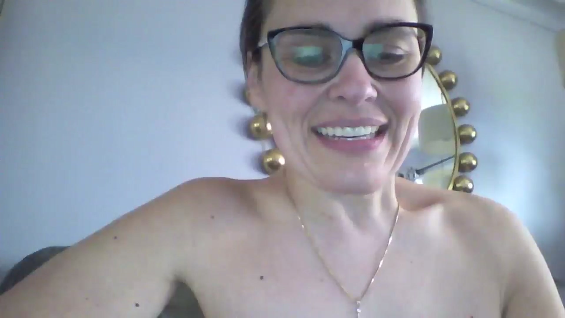 Gallery image thumbnail from MILF_Kori's myfreecams stream on, 03/15/2025, 15:46 image 9 of 20