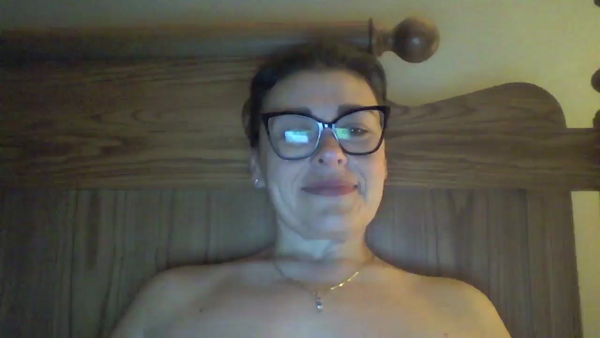 Gallery image thumbnail from MILF_Kori's myfreecams stream on, 04/16/2026, 10:20 image 2 of 20