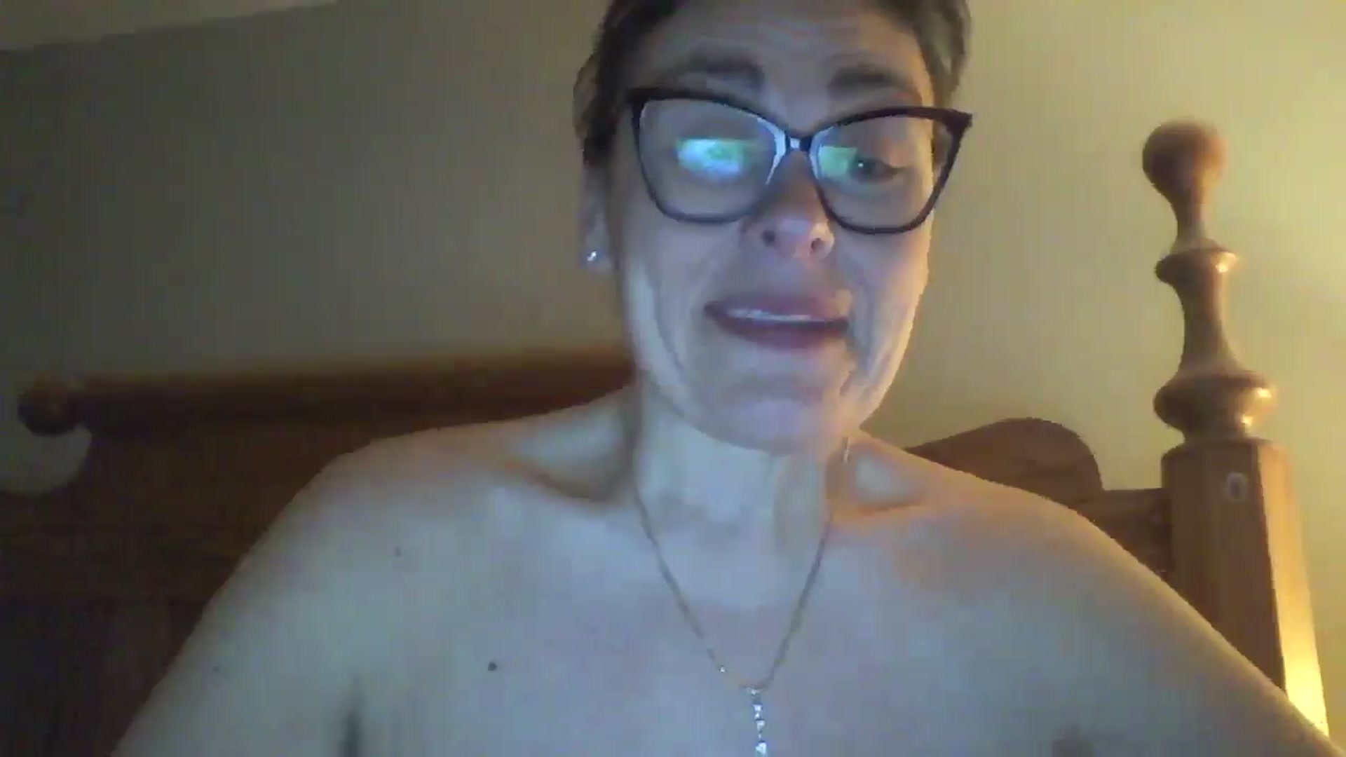 Gallery image thumbnail from MILF_Kori's myfreecams stream on, 04/16/2026, 10:20 image 12 of 20
