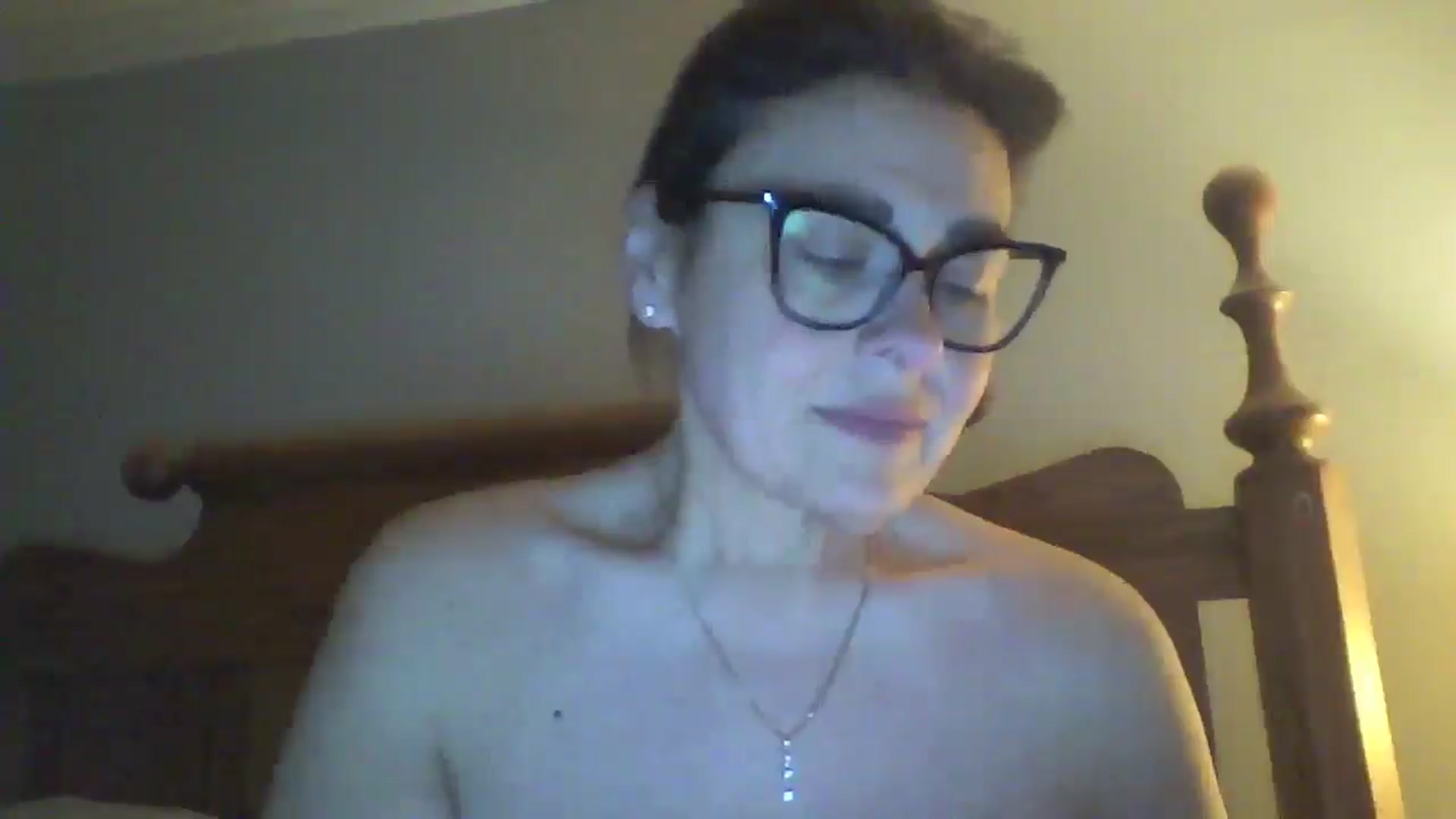 Gallery image thumbnail from MILF_Kori's myfreecams stream on, 04/17/2026, 10:09 image 4 of 20