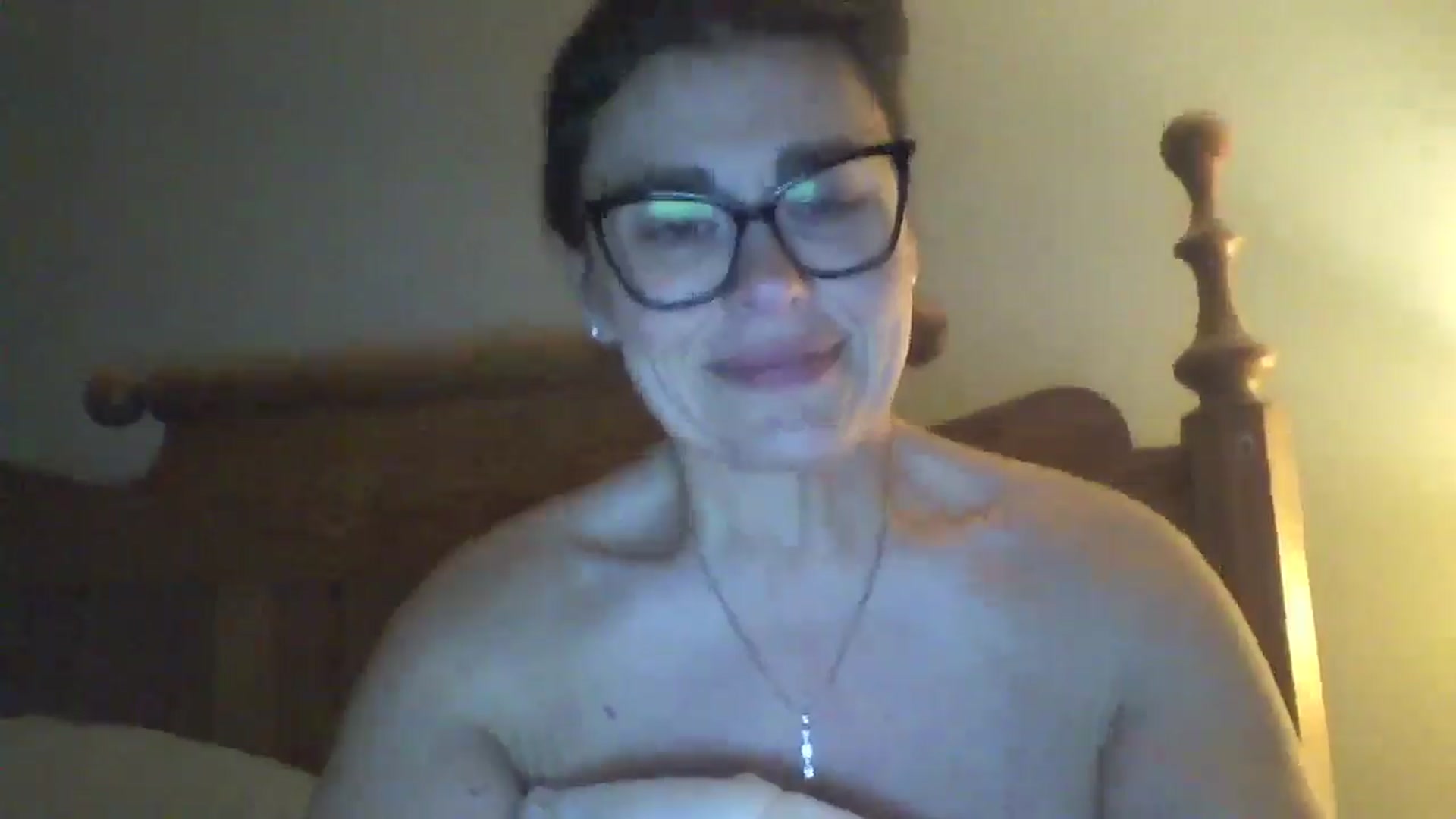 Gallery image thumbnail from MILF_Kori's myfreecams stream on, 04/17/2026, 10:09 image 17 of 20