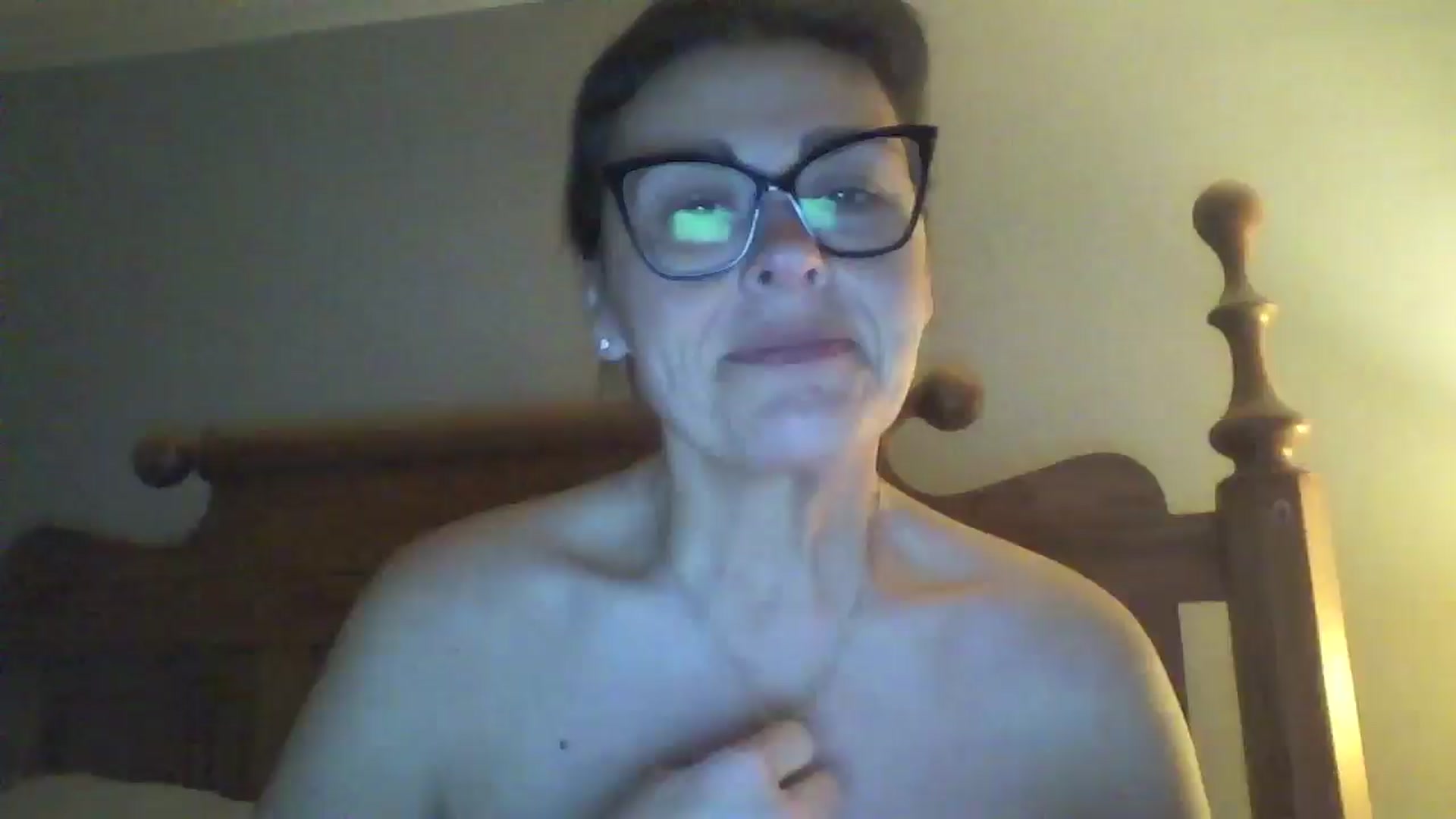 Gallery image thumbnail from MILF_Kori's myfreecams stream on, 04/17/2026, 10:09 image 6 of 20
