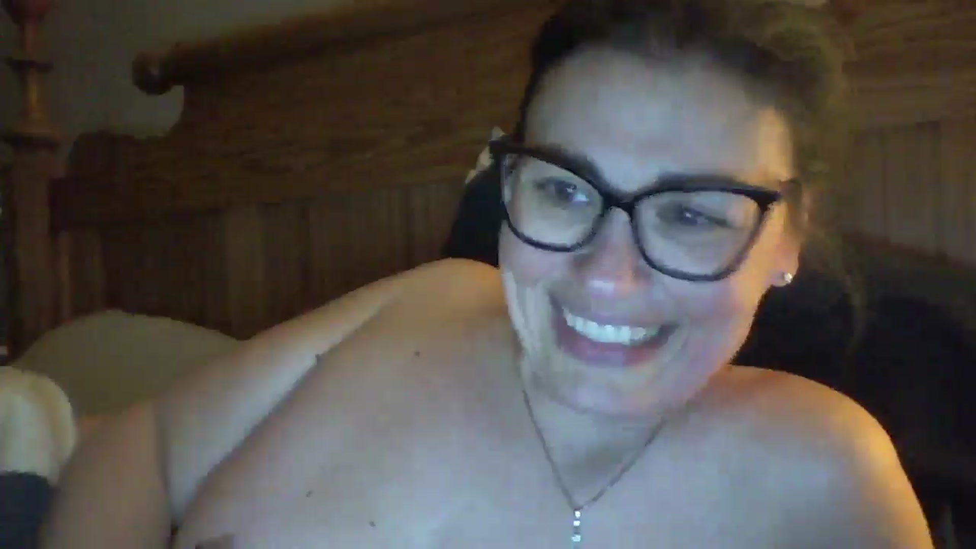 Gallery image thumbnail from MILF_Kori's myfreecams stream on, 04/17/2026, 11:28 image 5 of 20