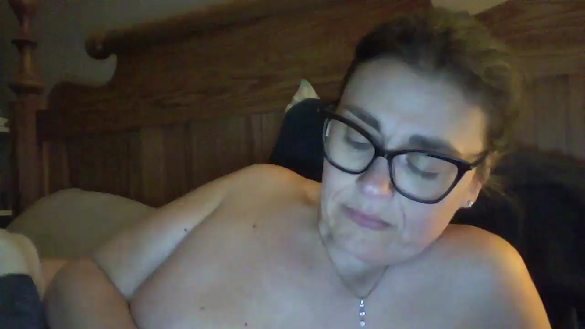 Gallery image thumbnail from MILF_Kori's myfreecams stream on, 04/17/2026, 11:28 image 6 of 20