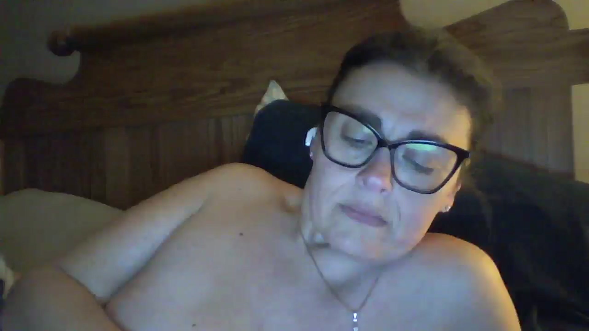 Gallery image thumbnail from MILF_Kori's myfreecams stream on, 04/17/2026, 11:28 image 7 of 20