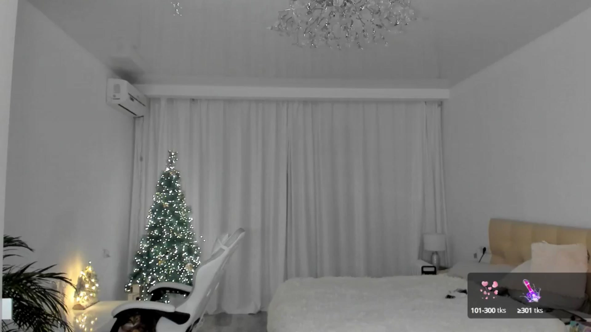 Gallery image thumbnail from MISS_JANUARY's myfreecams stream on, 12/22/2024, 01:39 image 11 of 20