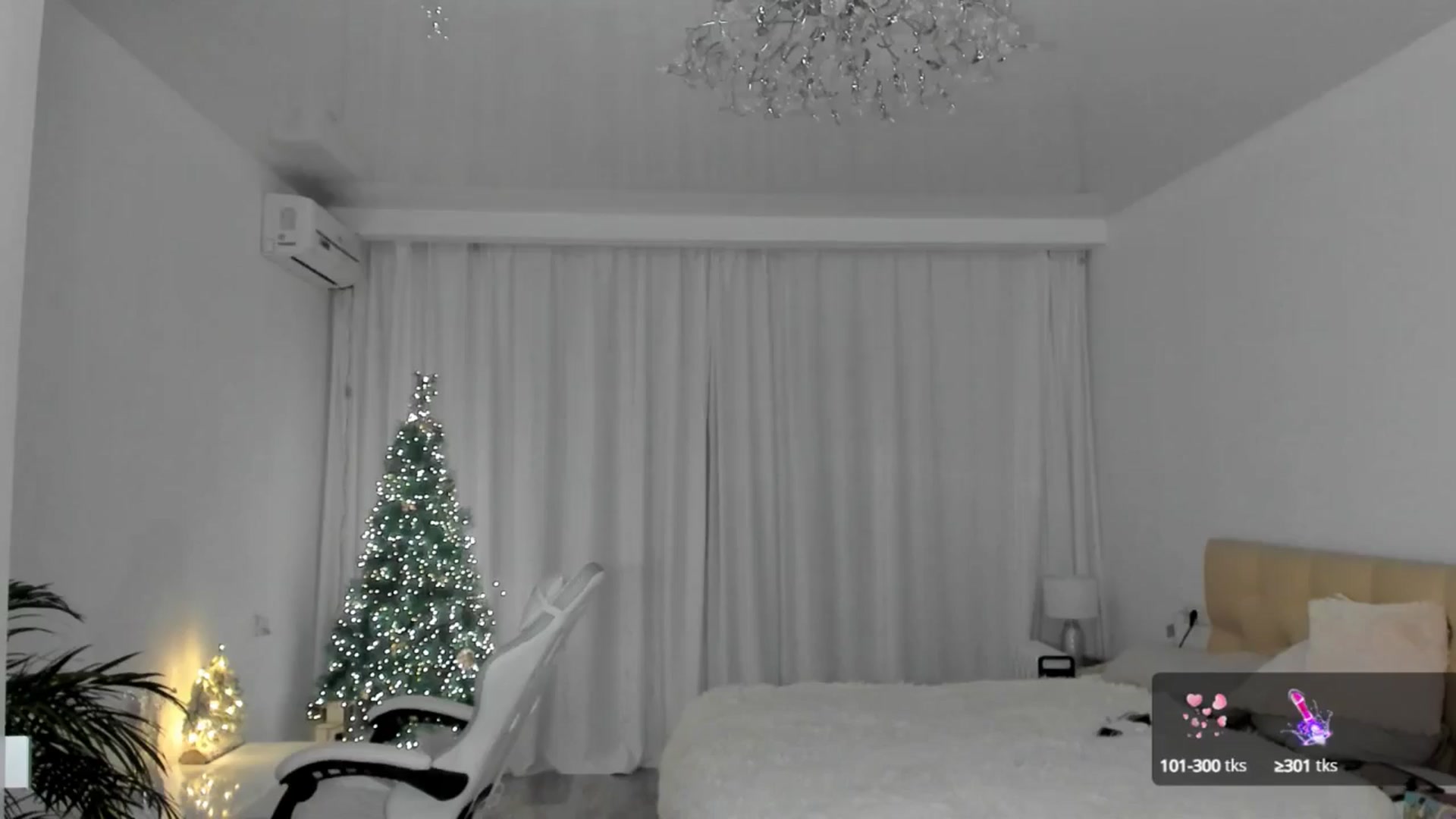 Gallery image thumbnail from MISS_JANUARY's myfreecams stream on, 12/22/2024, 01:39 image 13 of 20