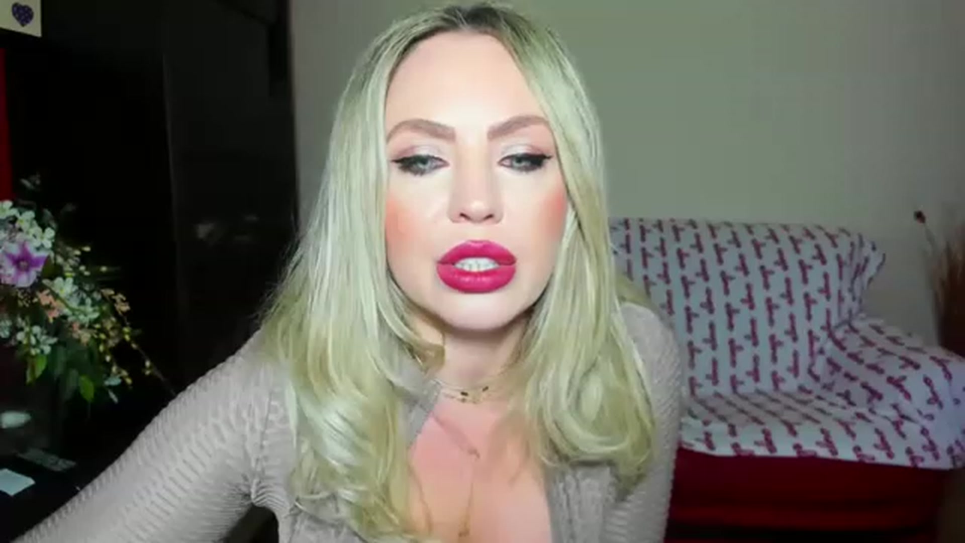 Gallery image thumbnail from MISS_JOY99's myfreecams stream on, 05/01/2023, 22:58 image 4 of 20