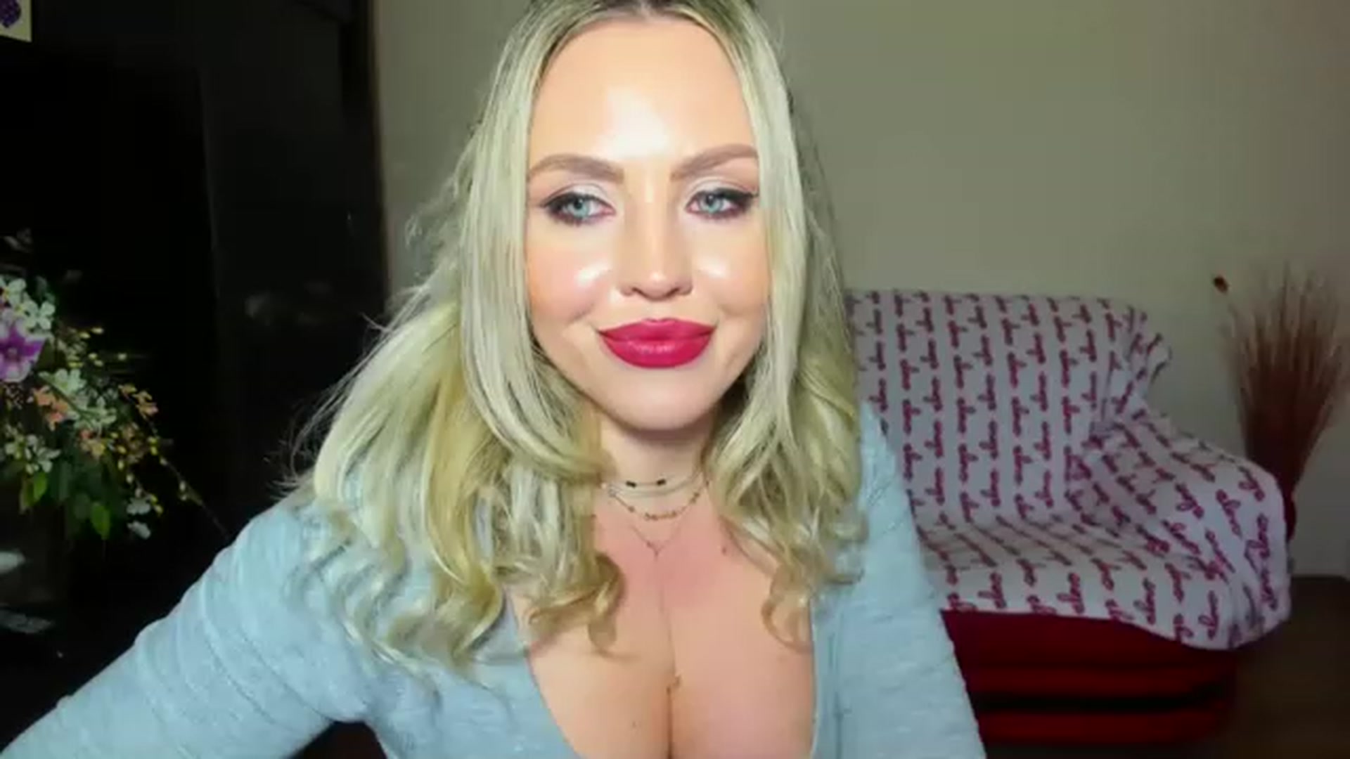 Gallery image thumbnail from MISS_JOY99's myfreecams stream on, 05/08/2023, 12:08 image 6 of 20