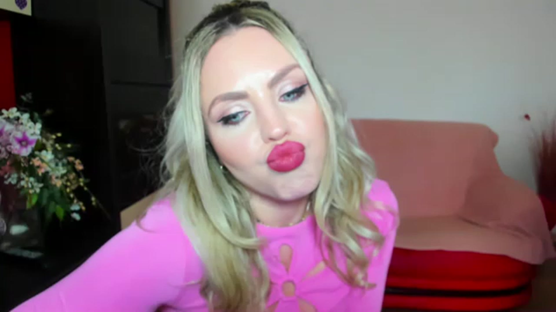 Gallery image thumbnail from MISS_JOY99's myfreecams stream on, 05/10/2023, 09:56 image 13 of 20