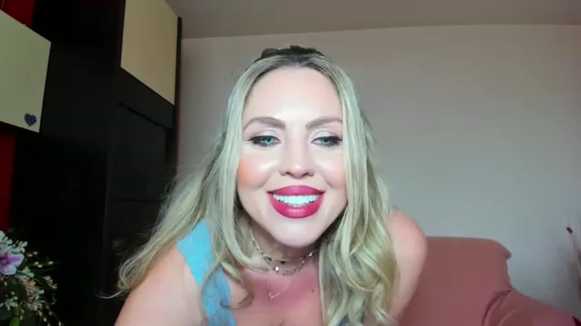 Gallery image thumbnail from MISS_JOY99's myfreecams stream on, 05/13/2023, 13:15 image 15 of 20