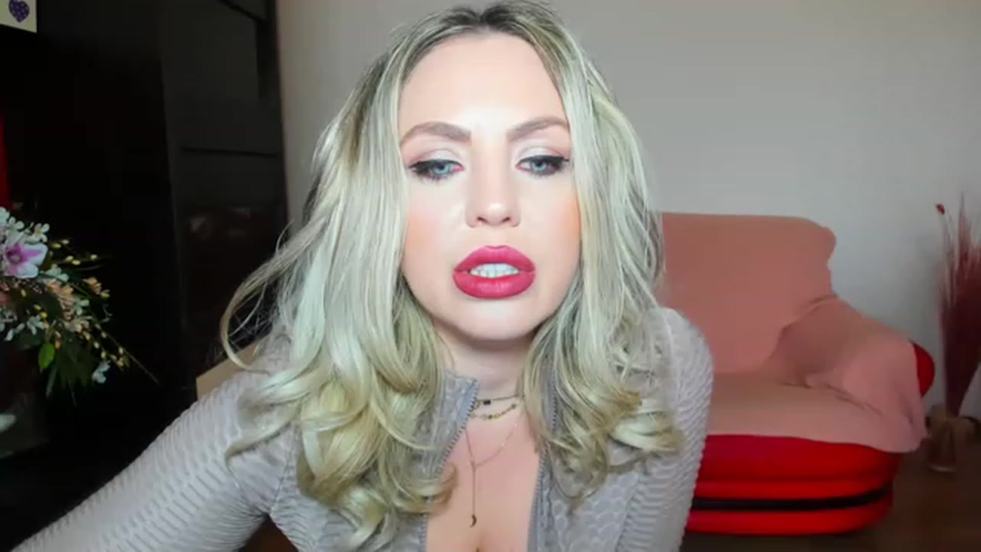 Gallery image thumbnail from MISS_JOY99's myfreecams stream on, 05/16/2023, 09:21 image 5 of 20