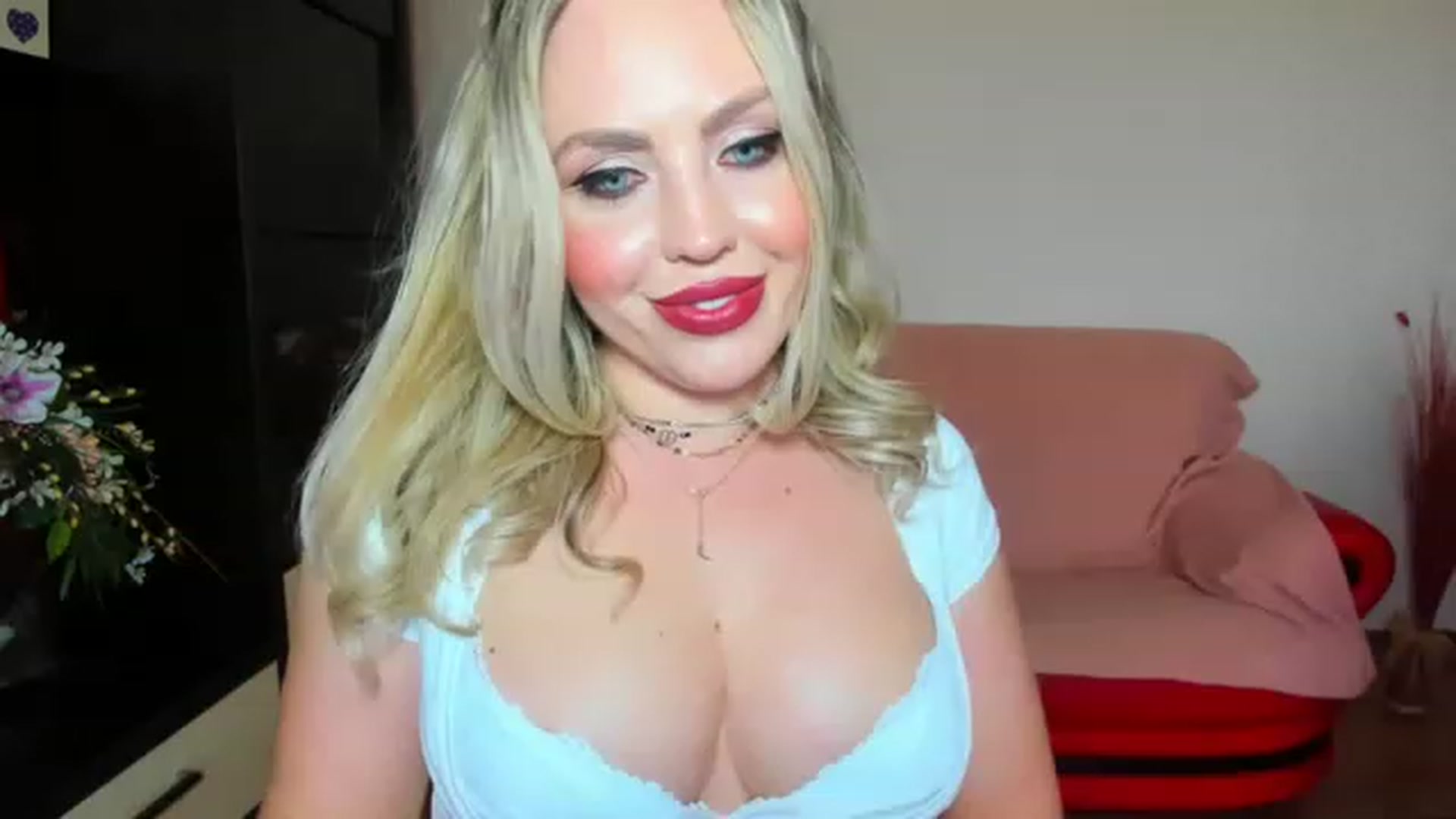 Gallery image thumbnail from MISS_JOY99's myfreecams stream on, 05/17/2023, 12:34 image 14 of 20