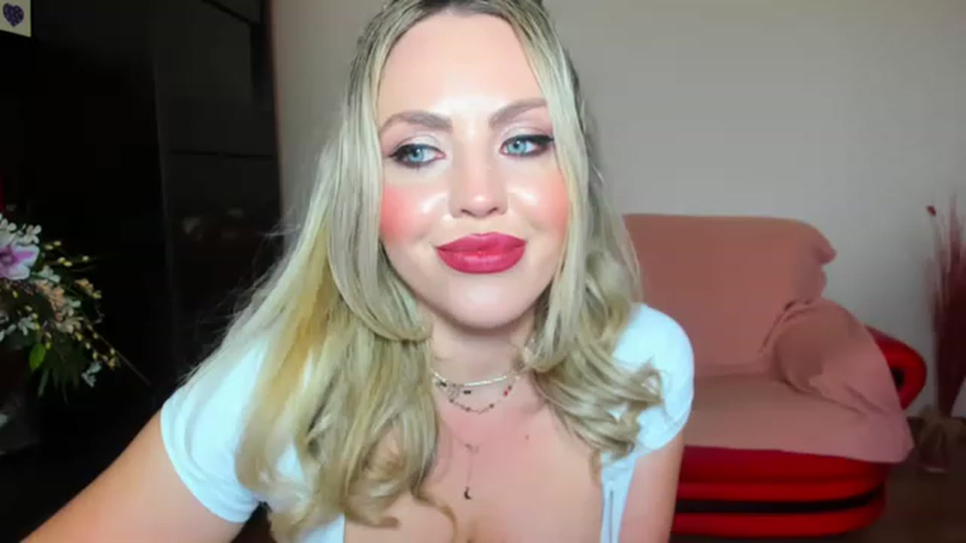 Gallery image thumbnail from MISS_JOY99's myfreecams stream on, 05/17/2023, 12:34 image 15 of 20
