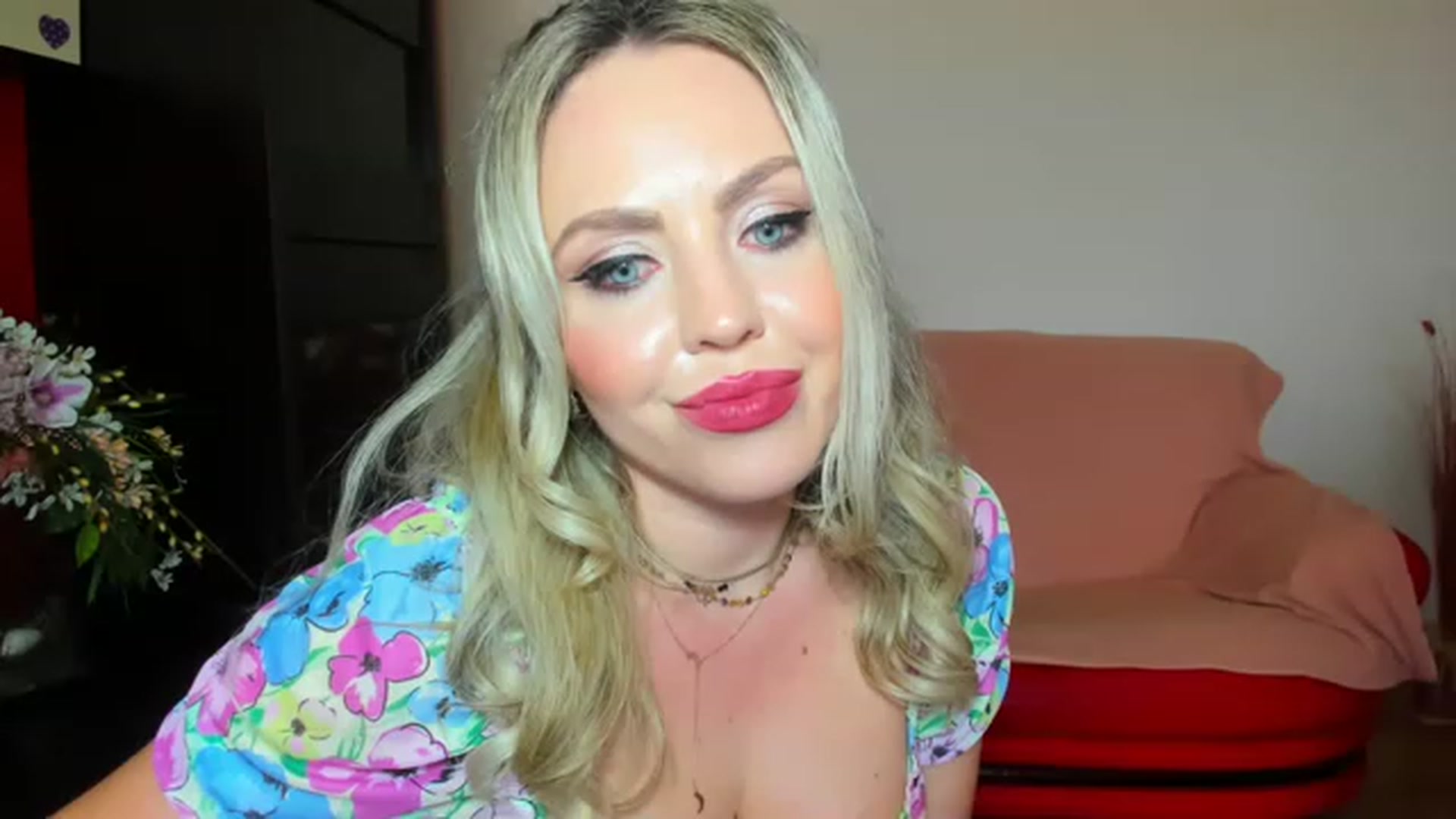 Gallery image thumbnail from MISS_JOY99's myfreecams stream on, 05/21/2023, 15:13 image 3 of 20