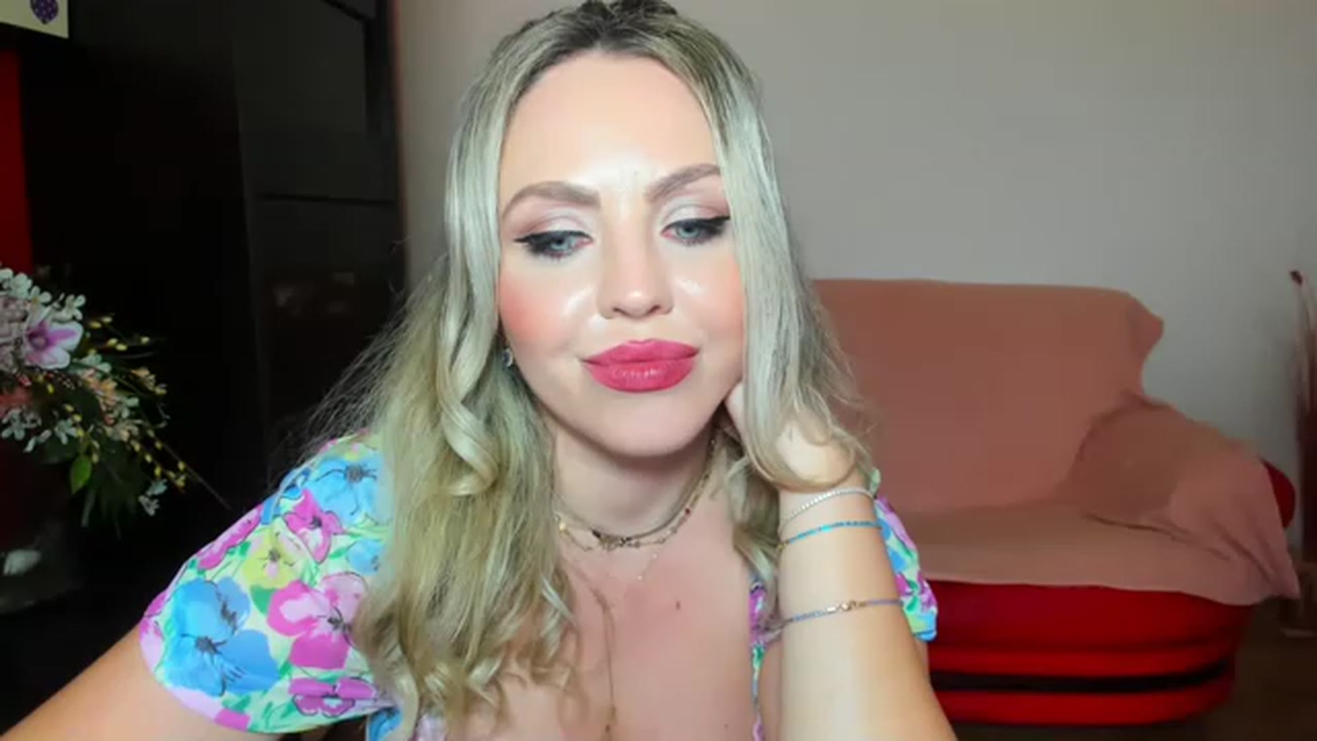 Gallery image thumbnail from MISS_JOY99's myfreecams stream on, 05/21/2023, 15:13 image 17 of 20