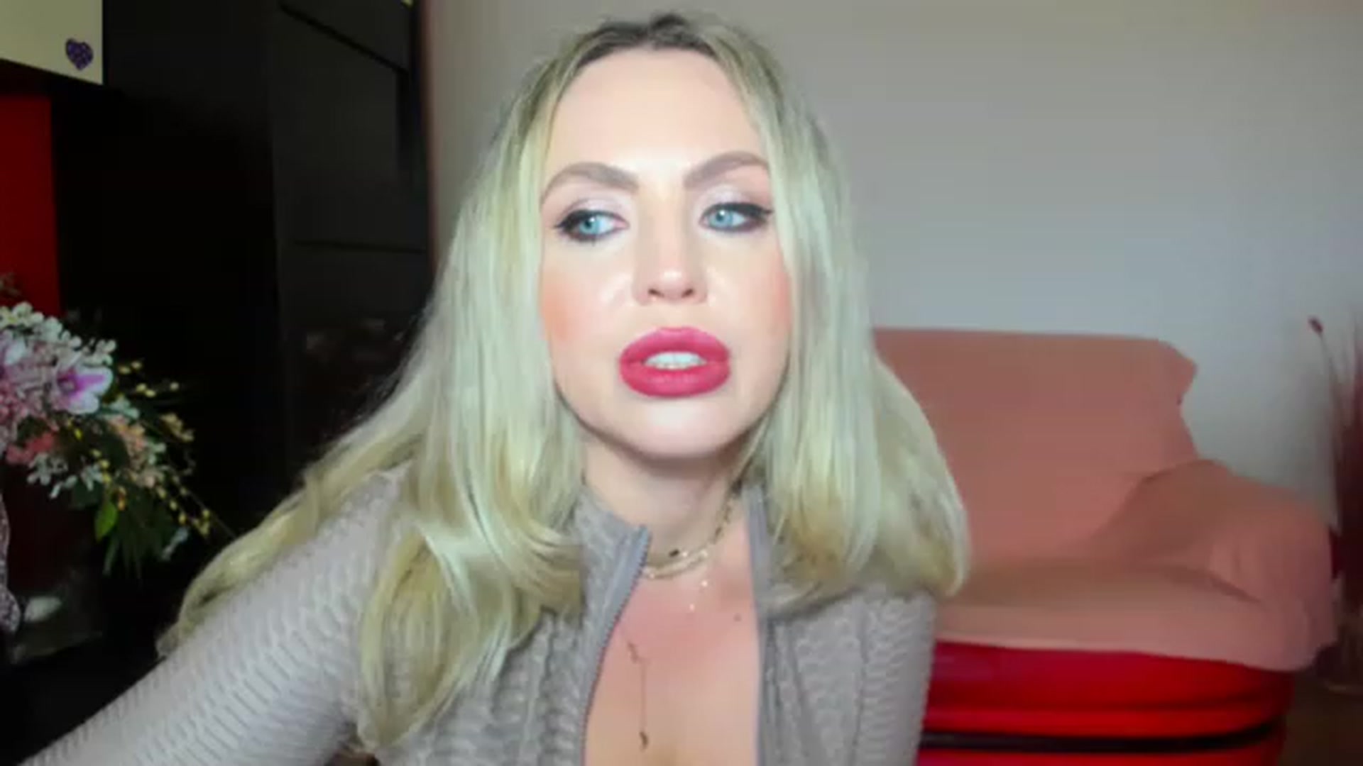 Gallery image thumbnail from MISS_JOY99's myfreecams stream on, 05/28/2023, 08:42 image 8 of 20