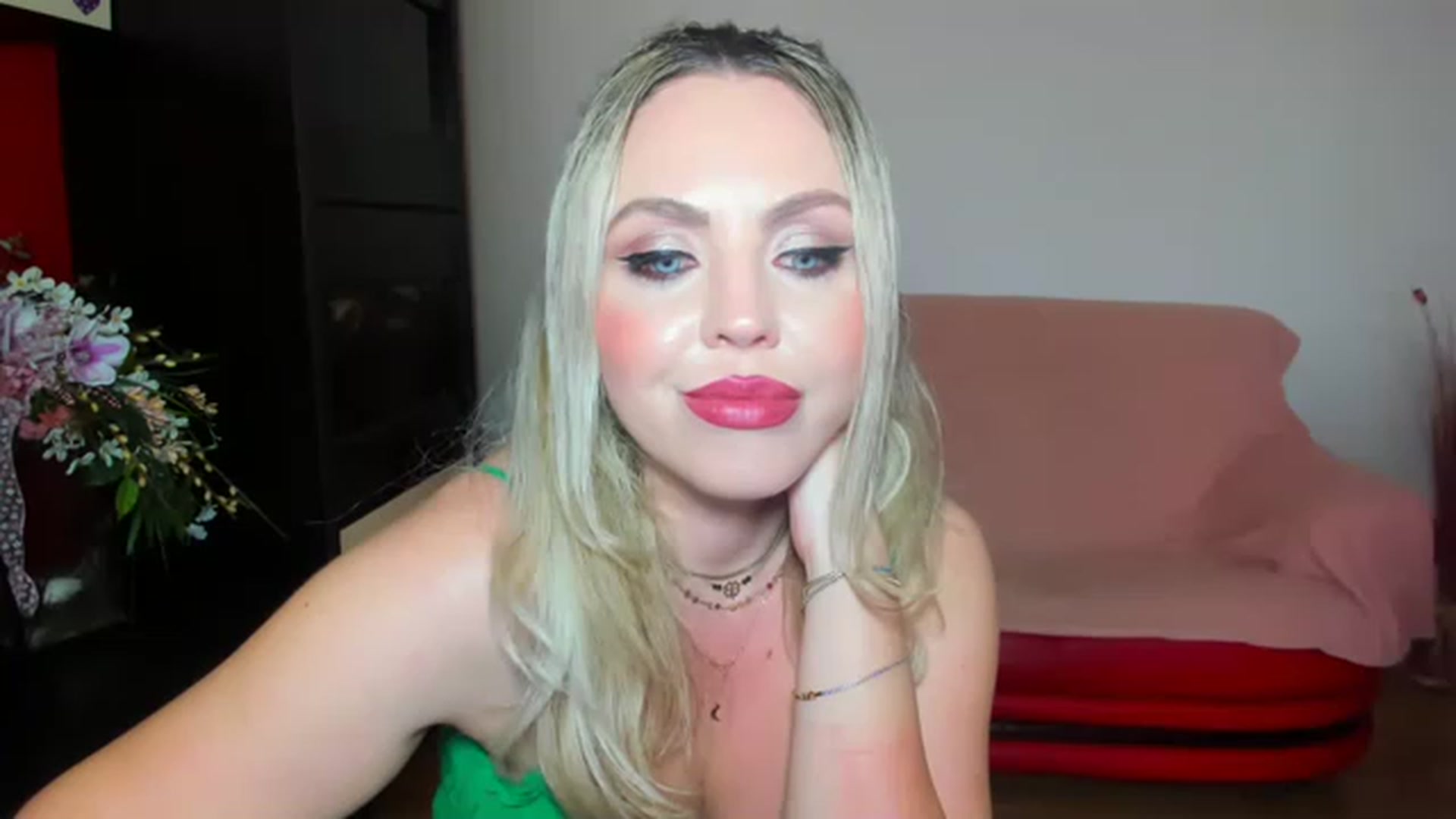 Gallery image thumbnail from MISS_JOY99's myfreecams stream on, 05/29/2023, 14:43 image 8 of 20