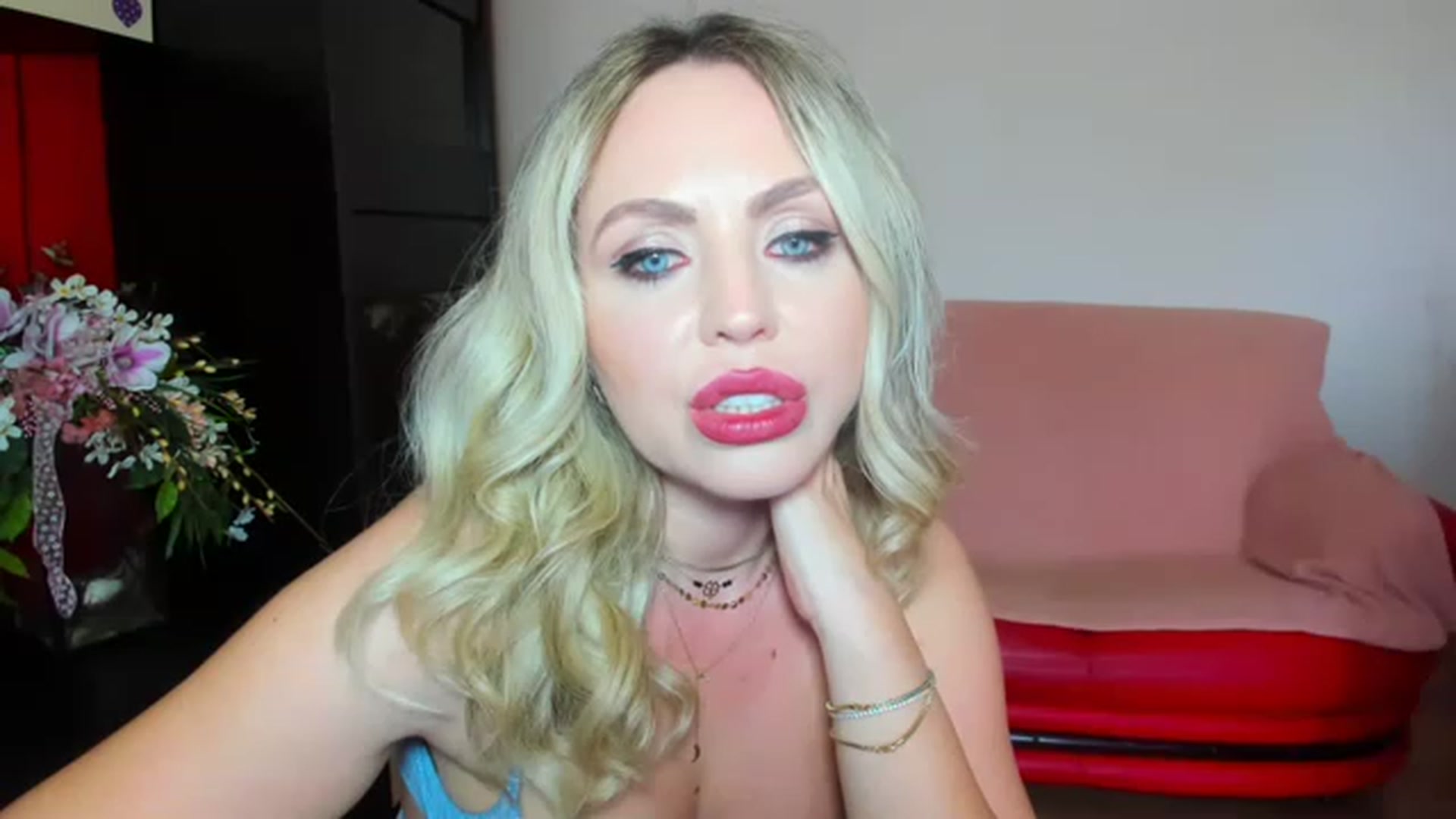 Gallery image thumbnail from MISS_JOY99's myfreecams stream on, 06/03/2023, 14:18 image 9 of 20