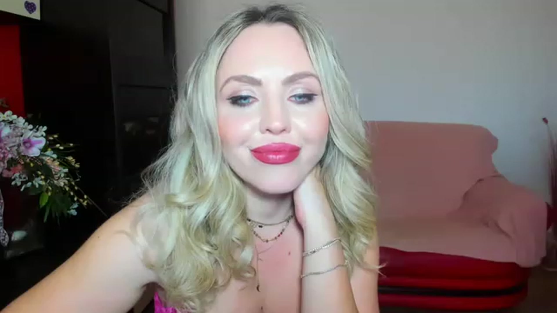 Gallery image thumbnail from MISS_JOY99's myfreecams stream on, 06/04/2023, 16:29 image 10 of 20