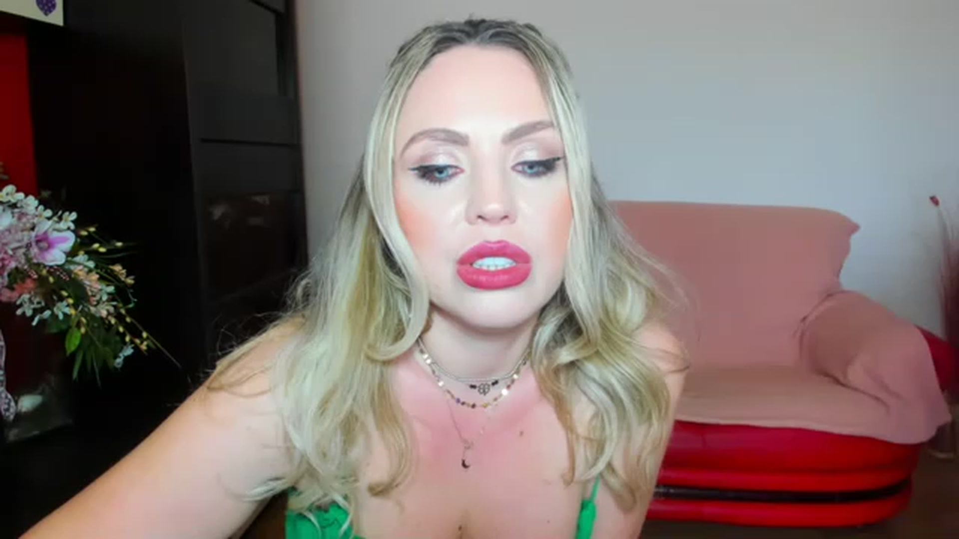 Gallery image thumbnail from MISS_JOY99's myfreecams stream on, 06/07/2023, 12:38 image 12 of 20