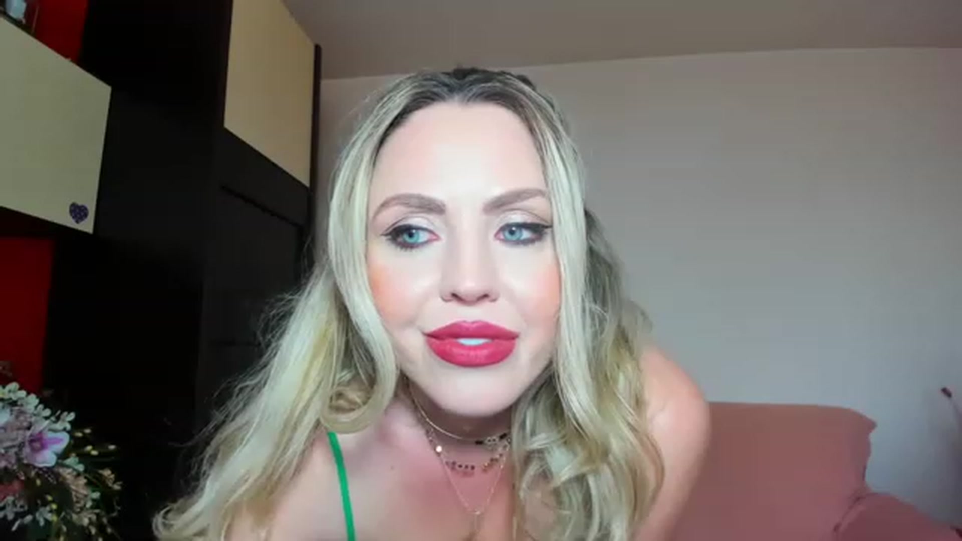 Gallery image thumbnail from MISS_JOY99's myfreecams stream on, 06/07/2023, 12:38 image 3 of 20