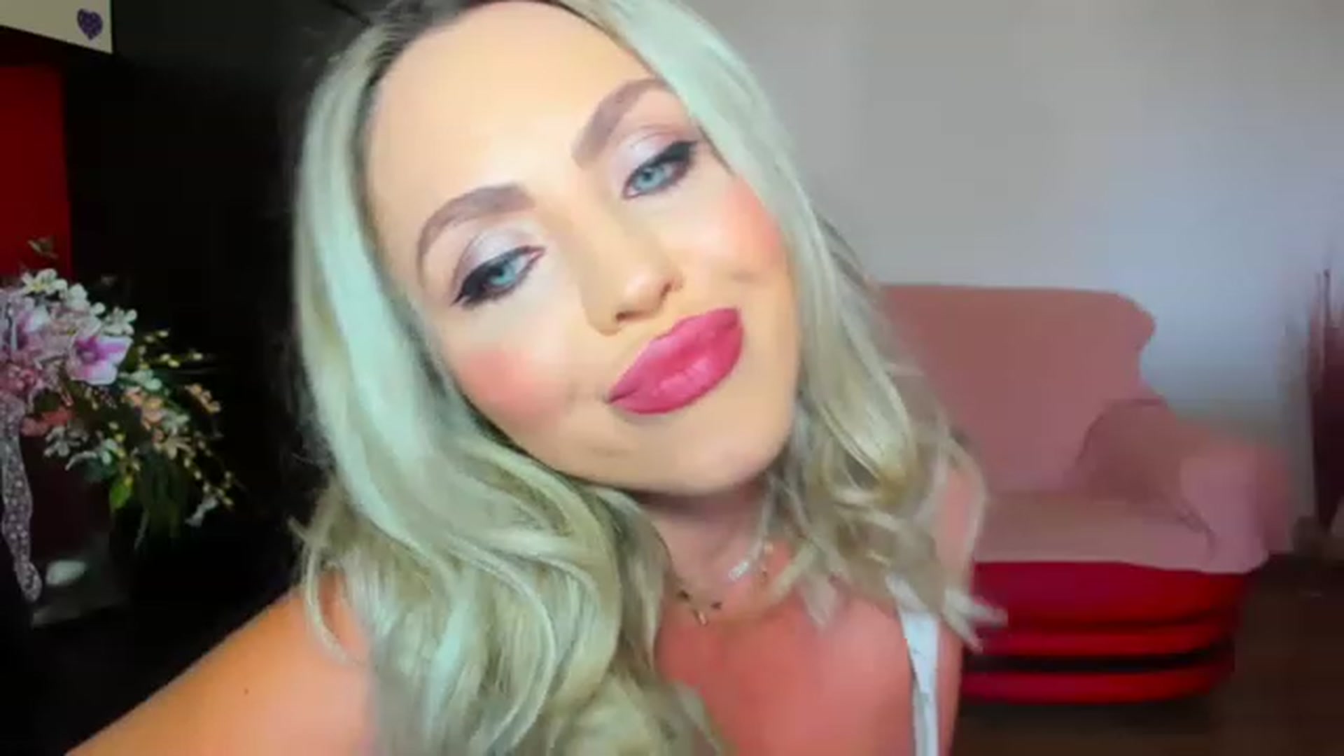 Gallery image thumbnail from MISS_JOY99's myfreecams stream on, 06/26/2023, 15:33 image 18 of 20