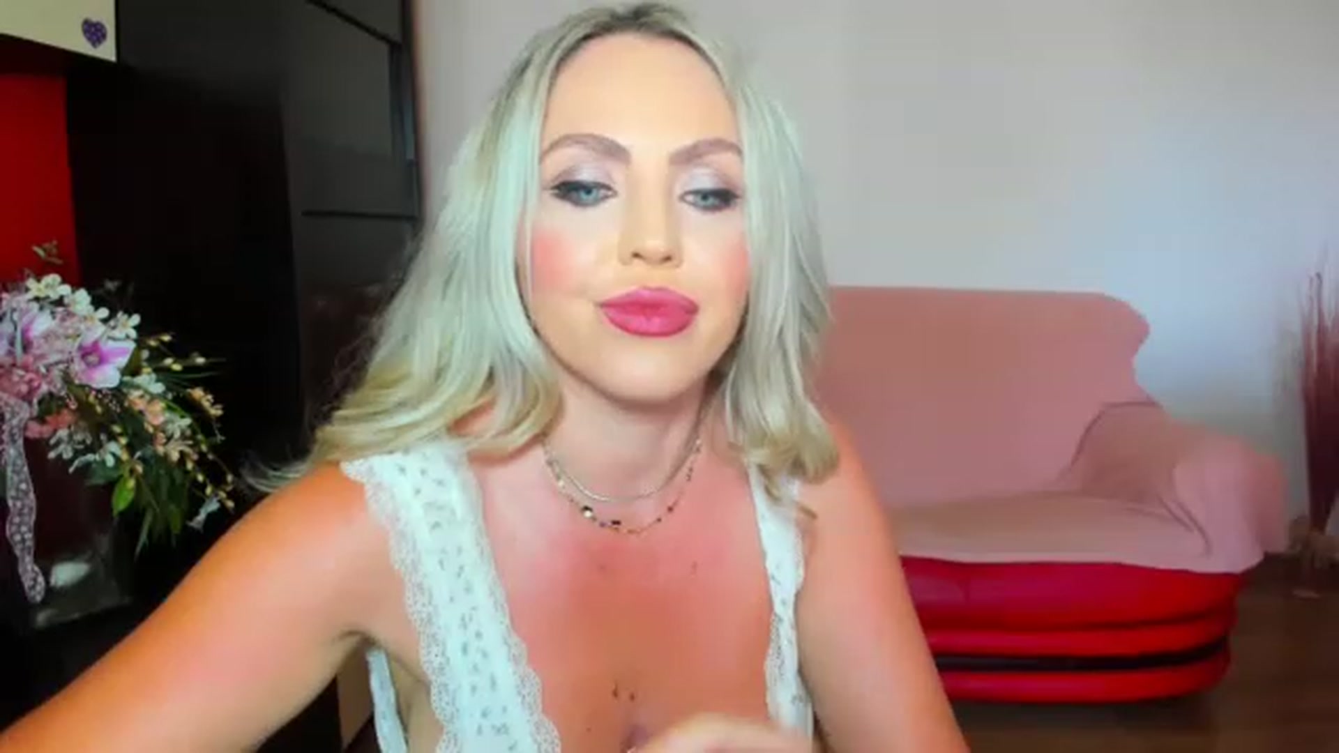Gallery image thumbnail from MISS_JOY99's myfreecams stream on, 06/26/2023, 15:33 image 16 of 20