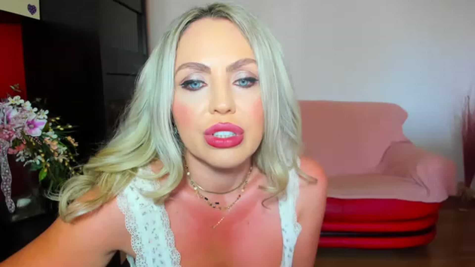 Gallery image thumbnail from MISS_JOY99's myfreecams stream on, 06/26/2023, 15:33 image 9 of 20