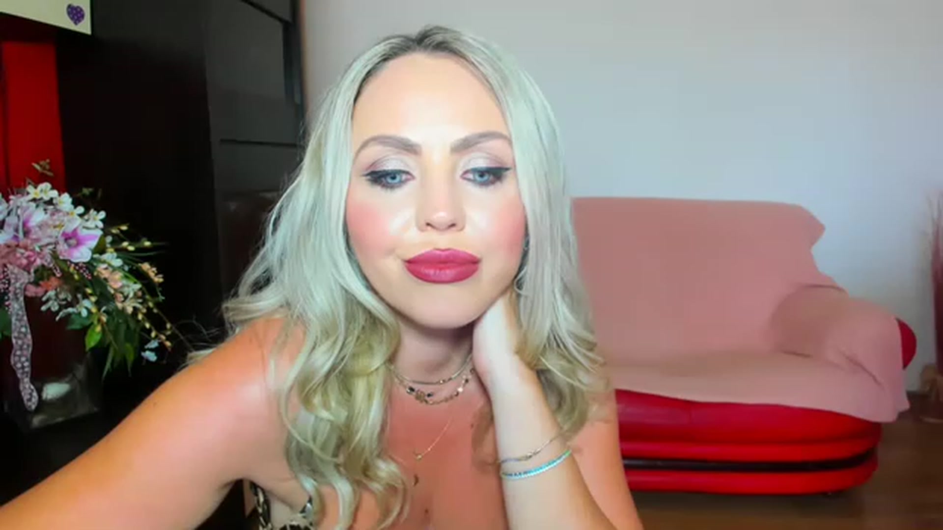 Gallery image thumbnail from MISS_JOY99's myfreecams stream on, 06/27/2023, 13:19 image 4 of 20
