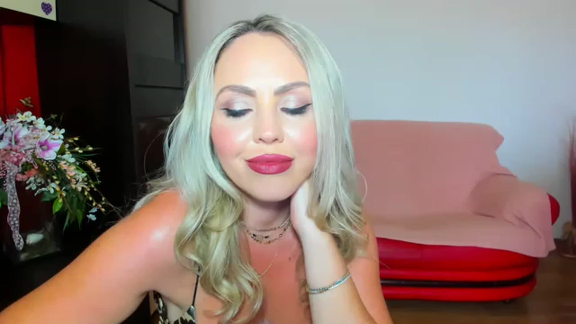 Gallery image thumbnail from MISS_JOY99's myfreecams stream on, 06/27/2023, 13:19 image 7 of 20