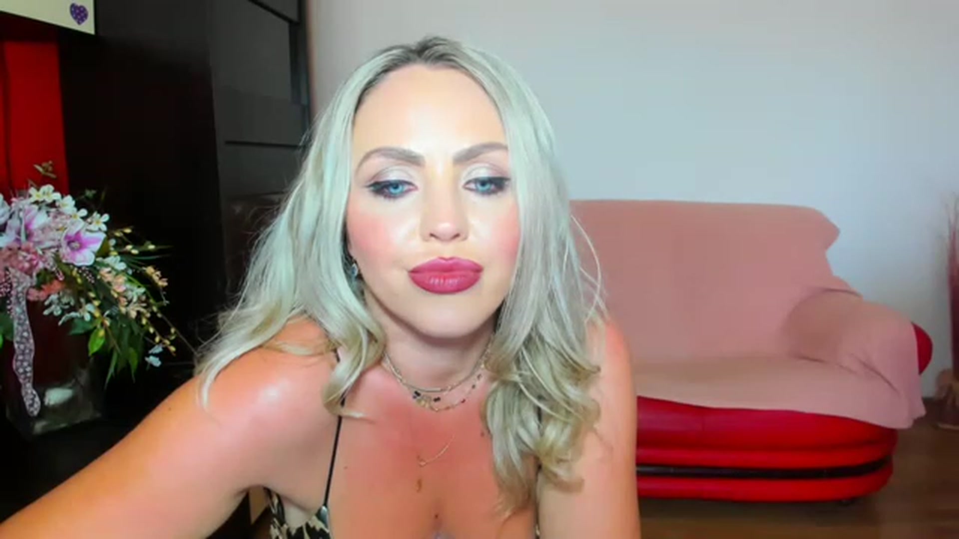 Gallery image thumbnail from MISS_JOY99's myfreecams stream on, 06/27/2023, 13:19 image 17 of 20