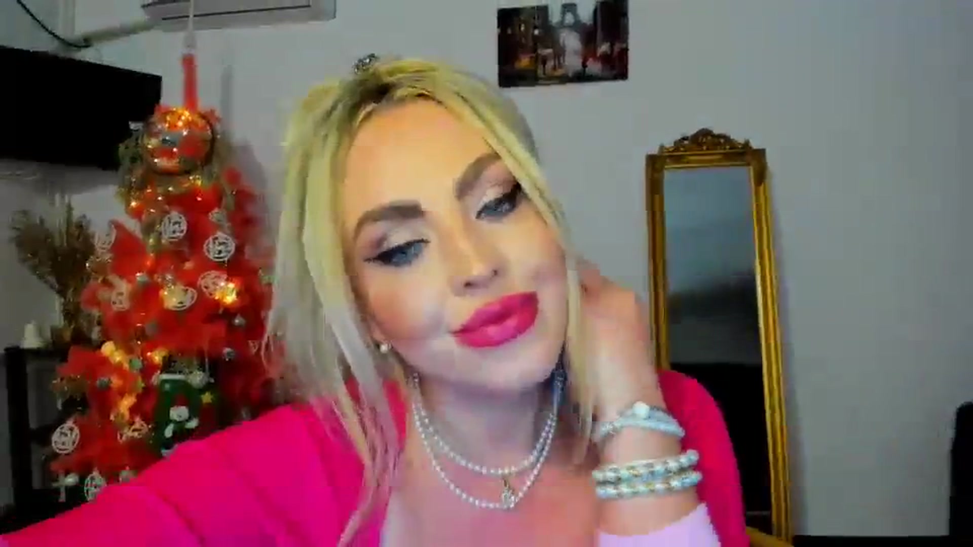 Gallery image thumbnail from MISS_JOY99's myfreecams stream on, 11/18/2023, 18:50 image 12 of 20