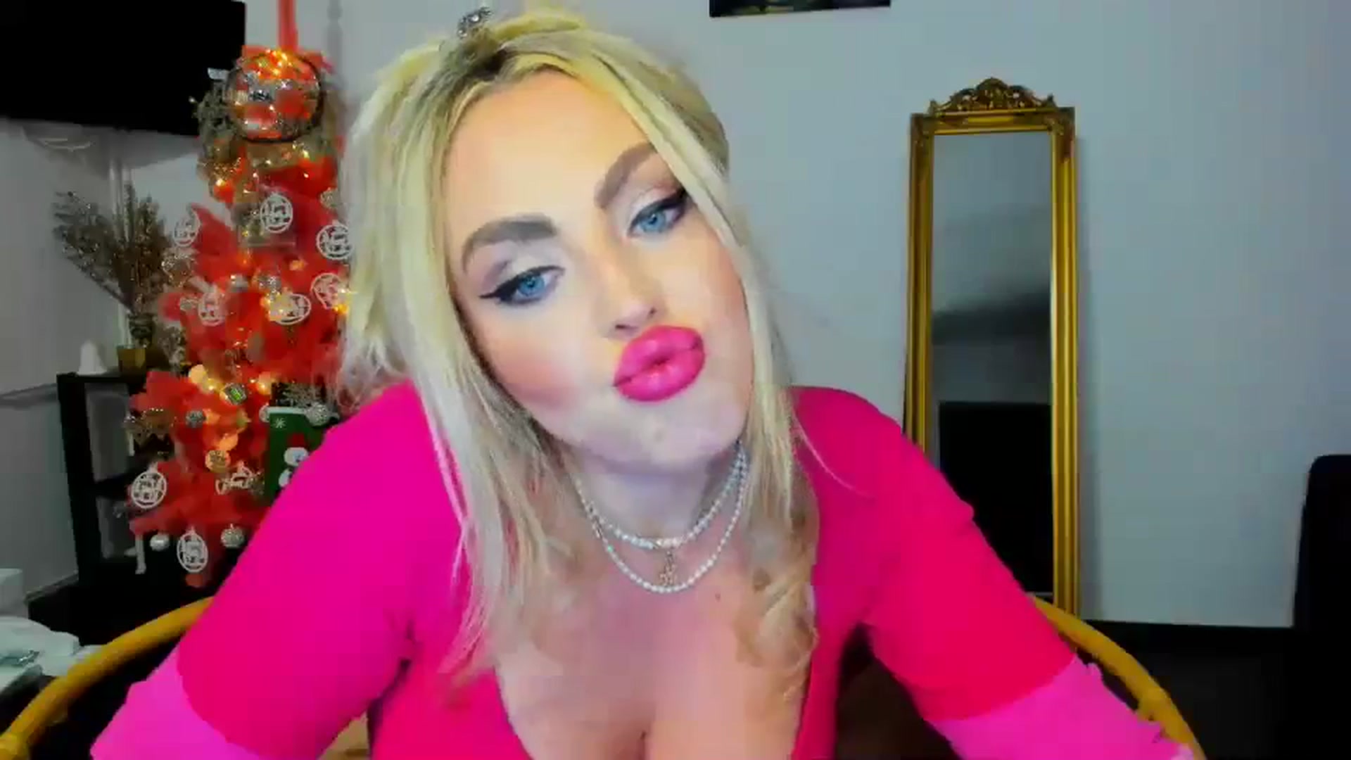 Gallery image thumbnail from MISS_JOY99's myfreecams stream on, 11/18/2023, 18:50 image 8 of 20