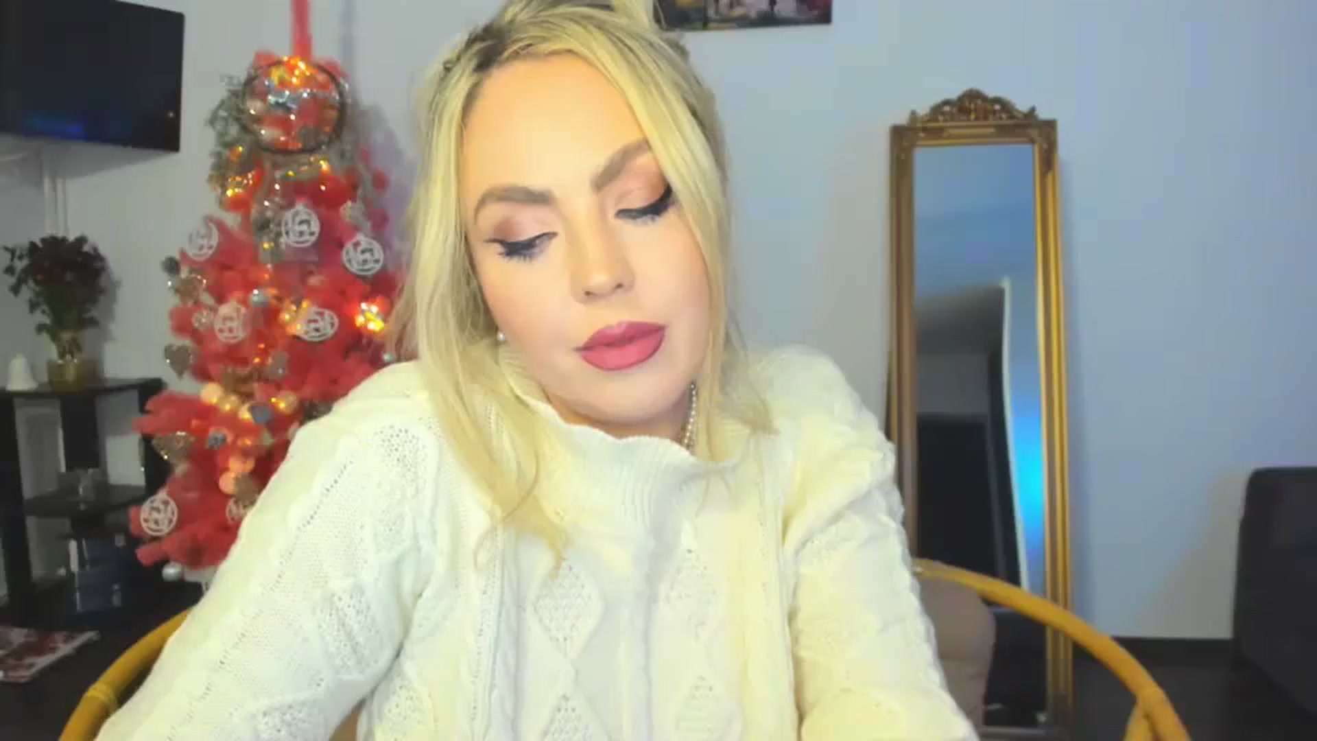 Gallery image thumbnail from MISS_JOY99's myfreecams stream on, 11/19/2023, 16:52 image 19 of 20