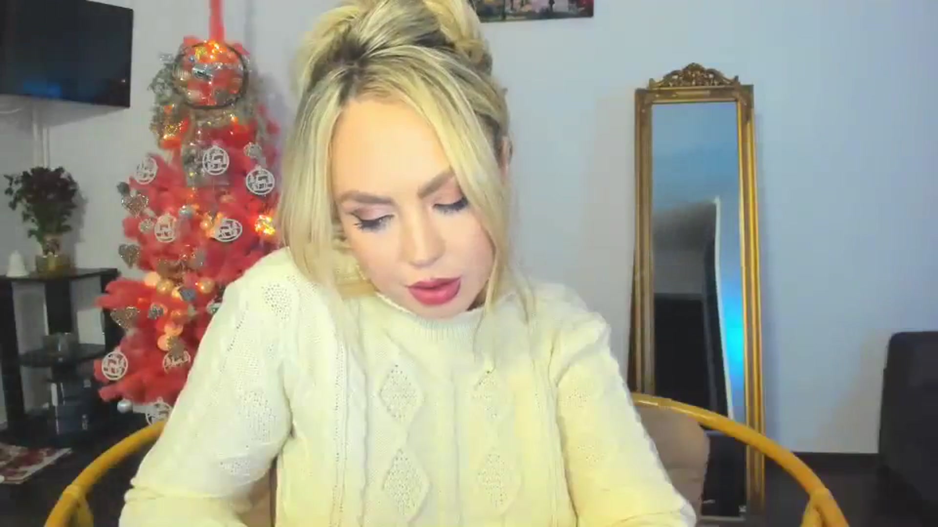 Gallery image thumbnail from MISS_JOY99's myfreecams stream on, 11/19/2023, 16:52 image 13 of 20