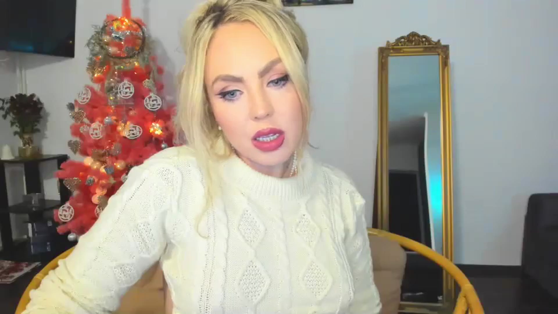 Gallery image thumbnail from MISS_JOY99's myfreecams stream on, 11/19/2023, 16:52 image 3 of 20
