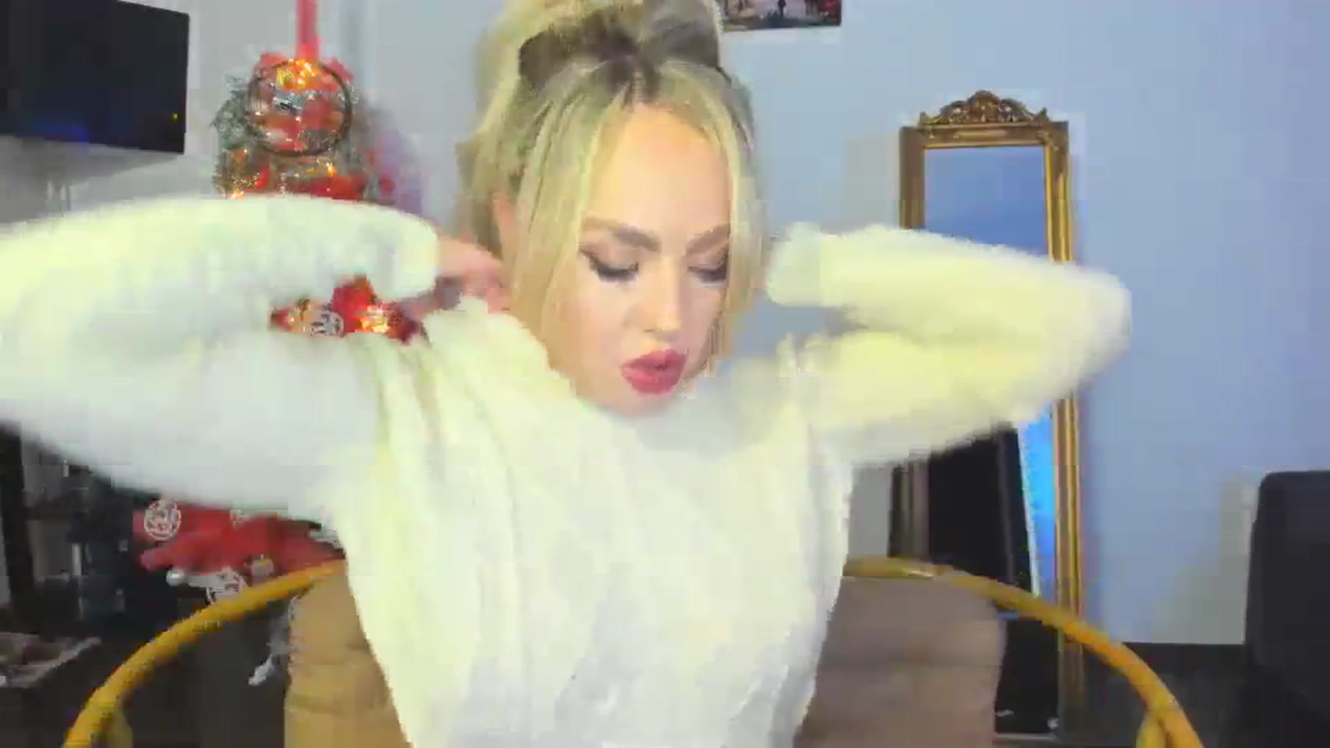 Gallery image thumbnail from MISS_JOY99's myfreecams stream on, 11/19/2023, 16:52 image 11 of 20
