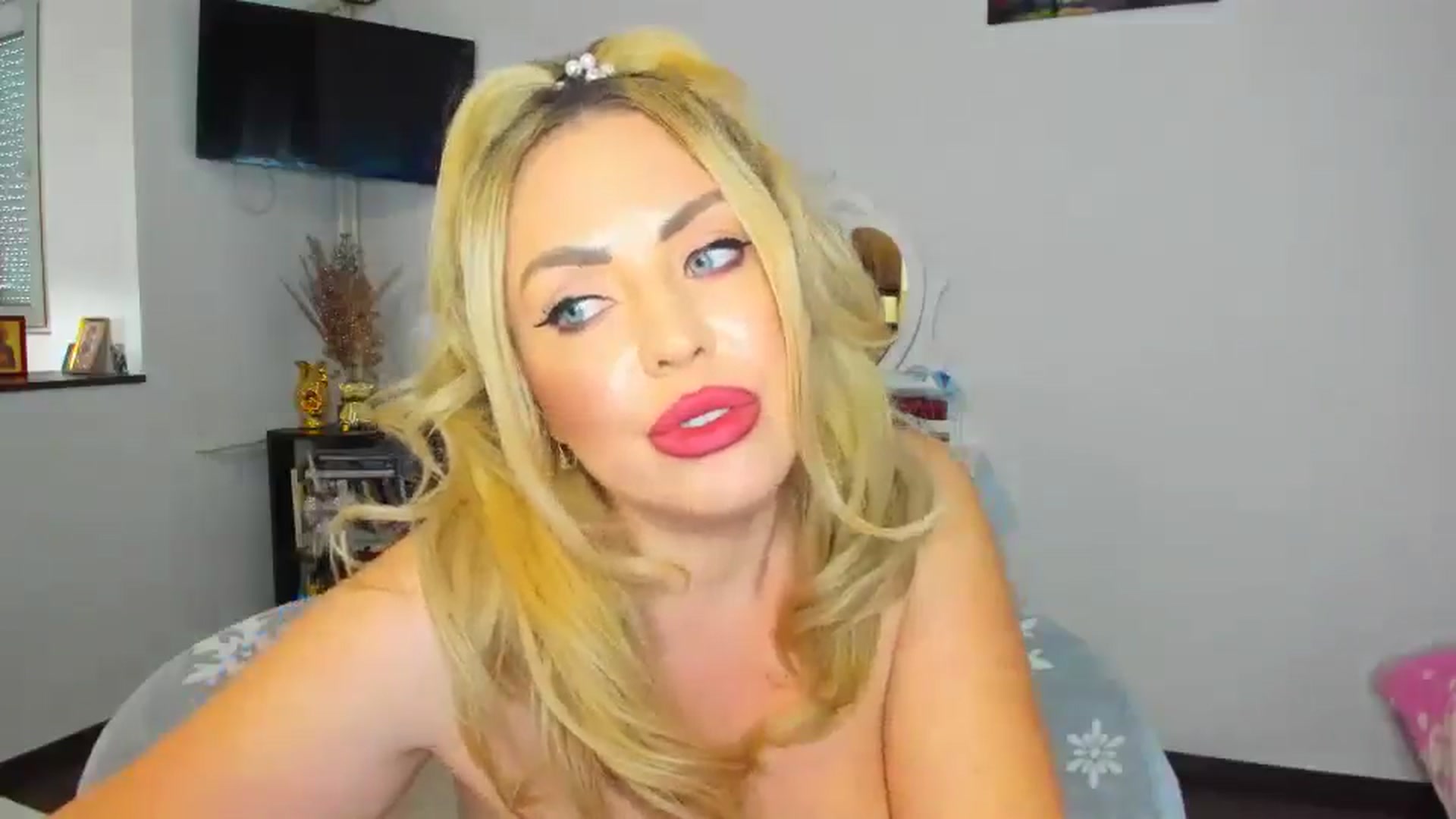 Gallery image thumbnail from MISS_JOY99's myfreecams stream on, 10/13/2024, 11:22 image 20 of 20
