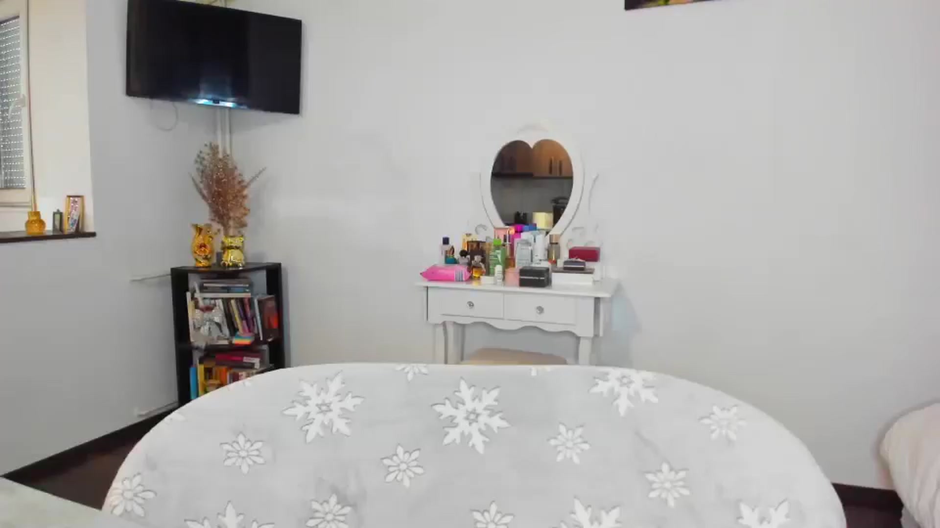 Gallery image thumbnail from MISS_JOY99's myfreecams stream on, 10/23/2024, 12:49 image 15 of 20