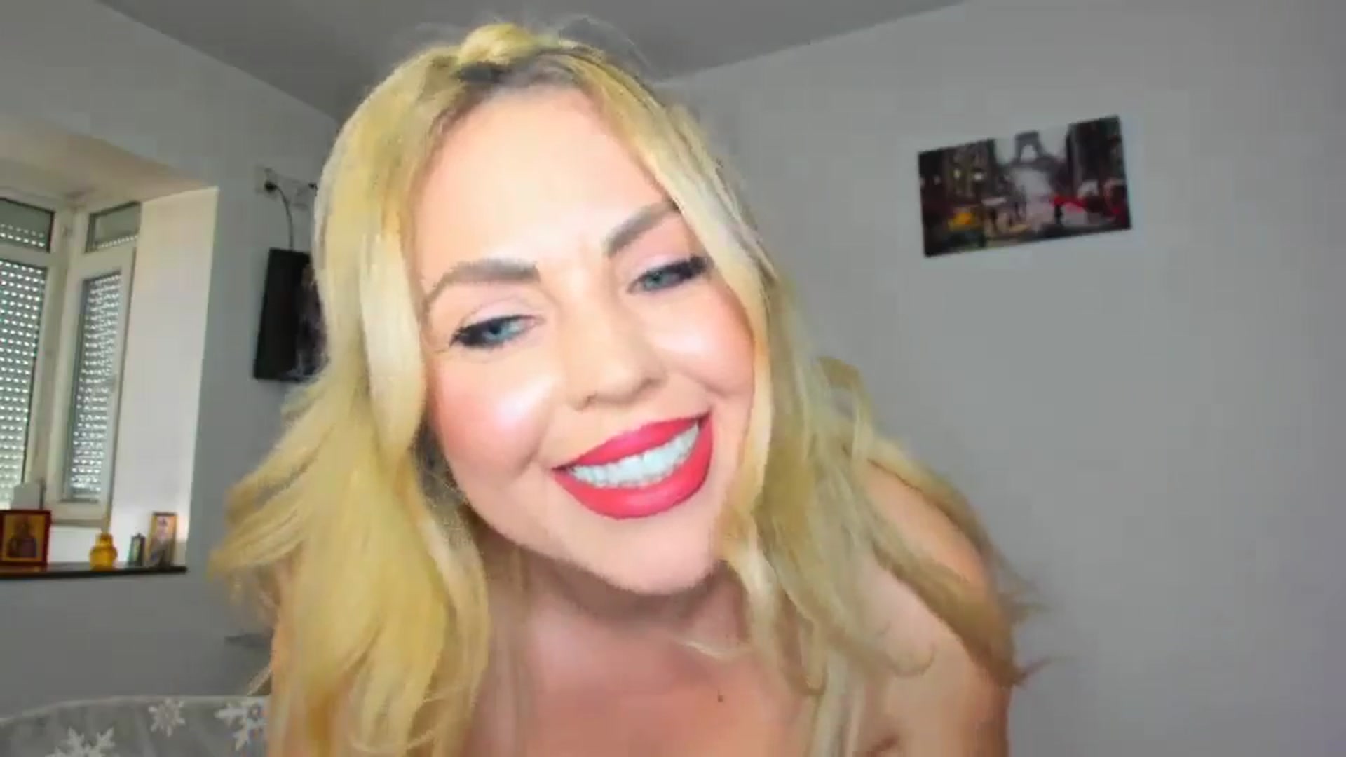 Gallery image thumbnail from MISS_JOY99's myfreecams stream on, 10/25/2024, 12:10 image 15 of 20