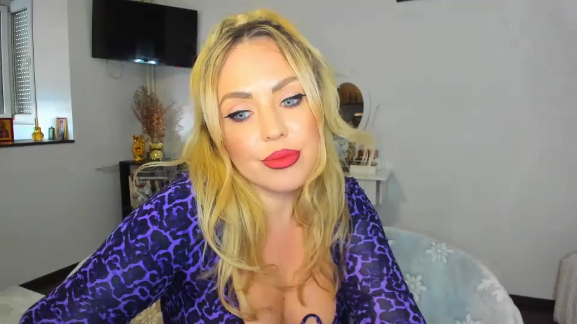 Gallery image thumbnail from MISS_JOY99's myfreecams stream on, 10/27/2024, 10:12 image 3 of 20