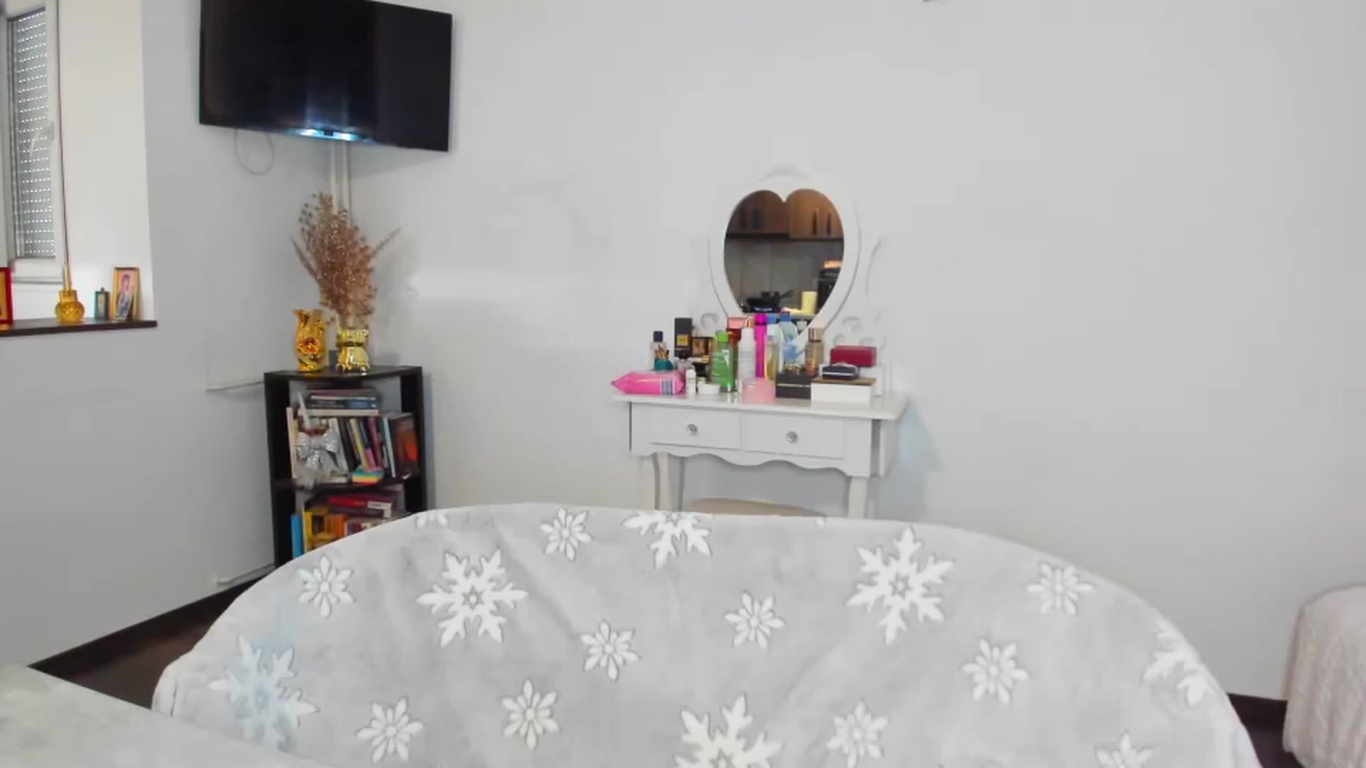 Gallery image thumbnail from MISS_JOY99's myfreecams stream on, 10/27/2024, 11:04 image 8 of 20