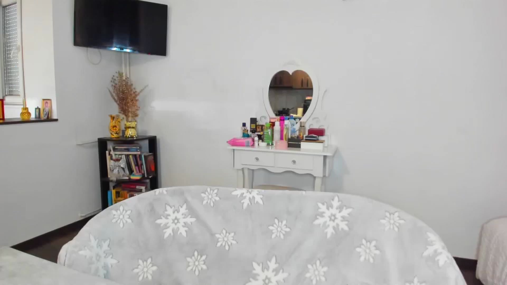 Gallery image thumbnail from MISS_JOY99's myfreecams stream on, 10/27/2024, 11:37 image 9 of 20