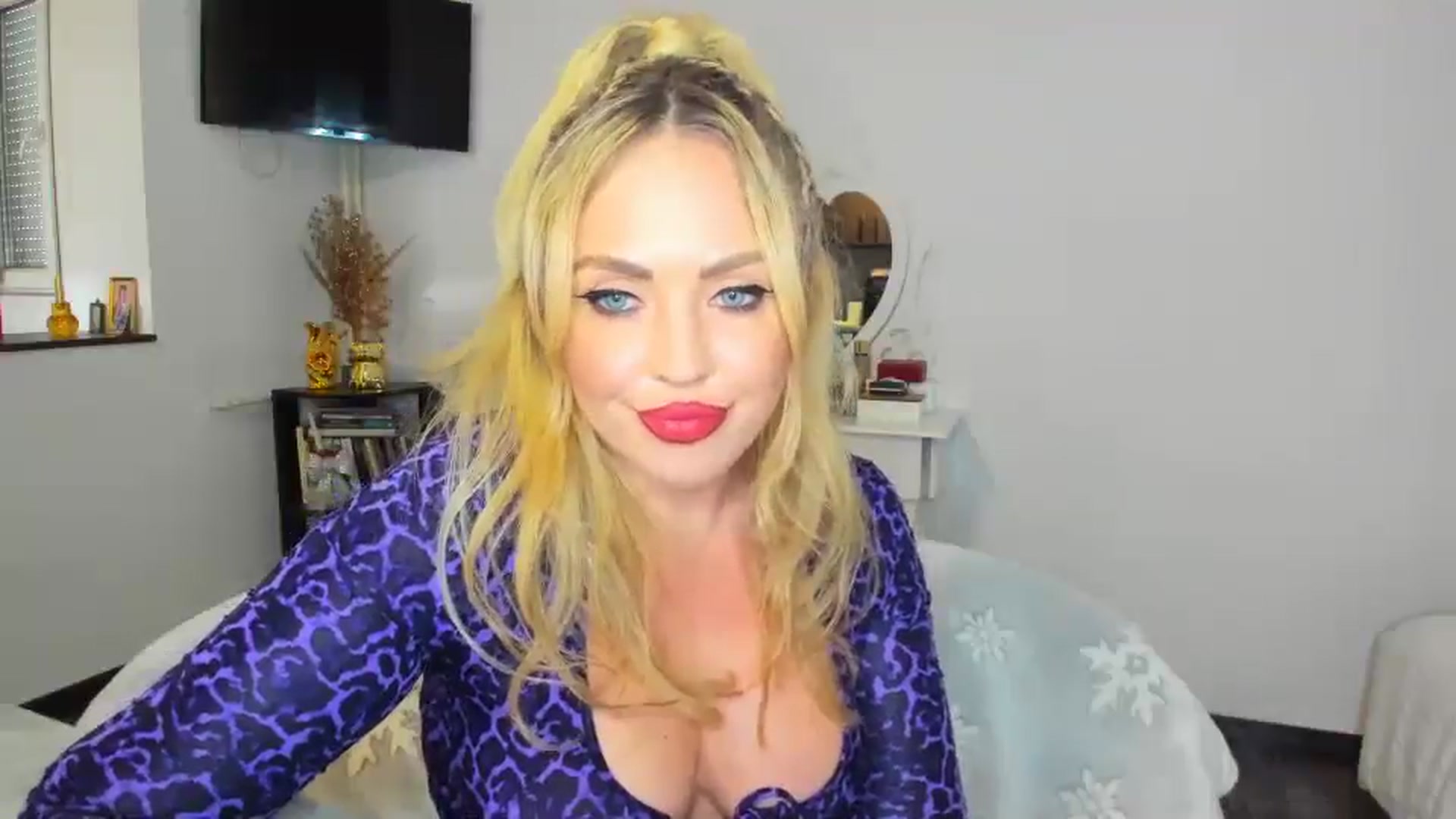 Gallery image thumbnail from MISS_JOY99's myfreecams stream on, 10/27/2024, 11:49 image 5 of 20