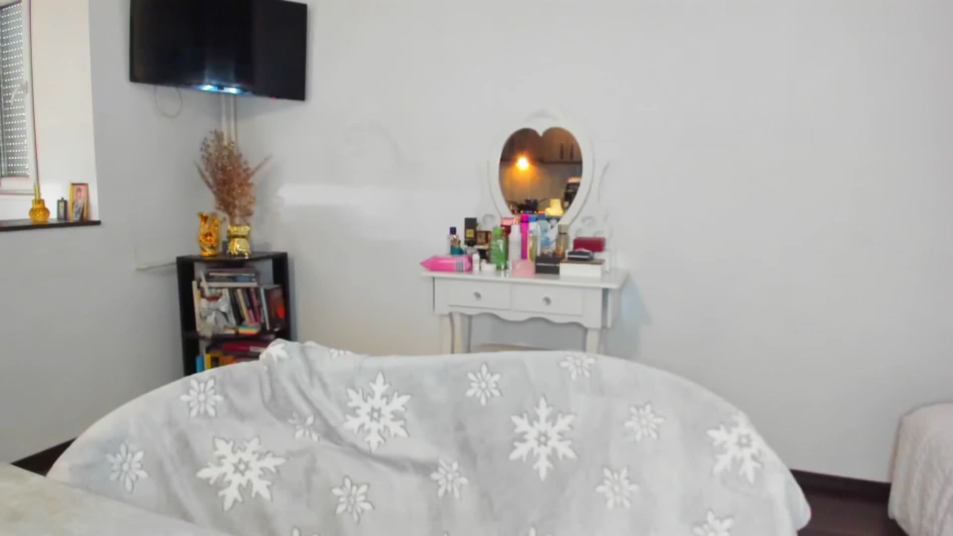 Gallery image thumbnail from MISS_JOY99's myfreecams stream on, 10/27/2024, 12:08 image 20 of 20